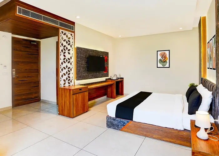 Deluxe King Room